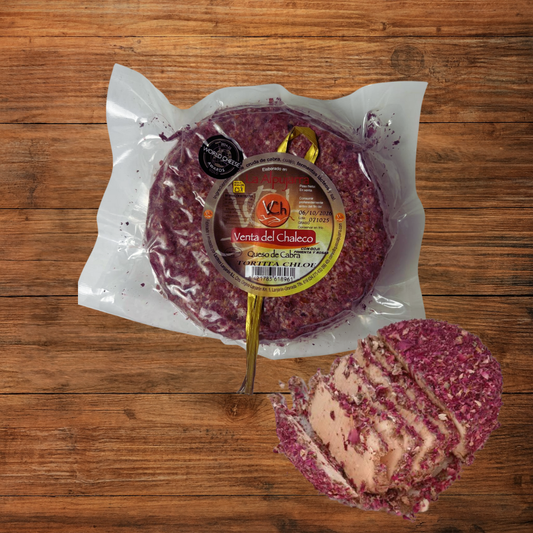 Tortita Chloe – Queso de Cabra Curado en Pétalos de Rosas